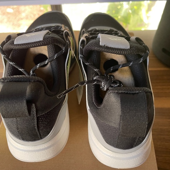 NEW Adidas Men's Terrex Trailmaker Hiking Shoes Lightweight B/W/Solar Yellow - Picture 5 of 7